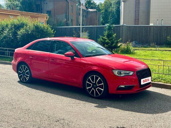 2014 Audi A3 III (8V), красный