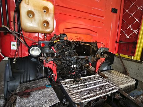 2011 Scania R-Series, красный, 1100000 рублей, вид 4