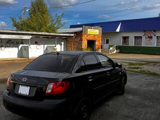 2009 Kia Rio II, чёрный, 400000 рублей, вид 4