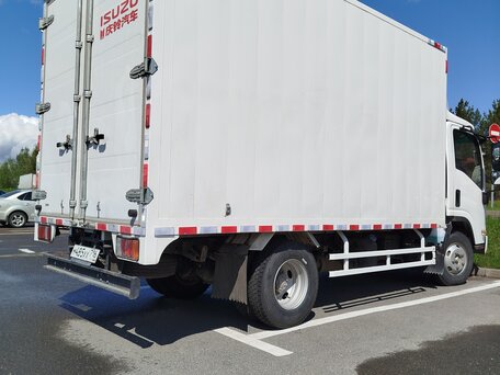 2024 Isuzu Elf (N-series), белый, 3590000 рублей, вид 2