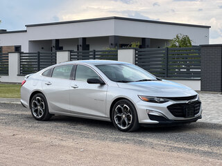 2019 Chevrolet Malibu IX Рестайлинг, серебристый, 2120000 рублей, вид 1