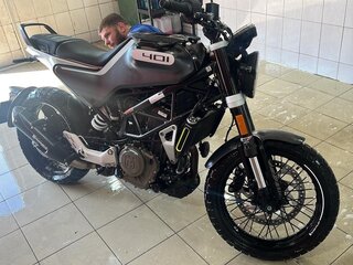 2021 Husqvarna Svartpilen 401, серый, 500000 рублей, вид 2