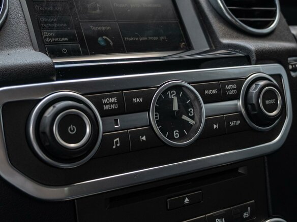 2014 Land Rover Discovery IV Рестайлинг, белый - вид 13