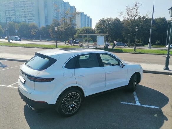 2021 Porsche Cayenne III, белый, 6000000 рублей - вид 4