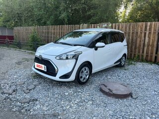 2020 Toyota Sienta II Рестайлинг, белый, 1630000 рублей, вид 3