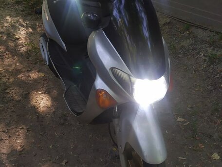 2001 Suzuki Avenis 150, серый, 130000 рублей, вид 1