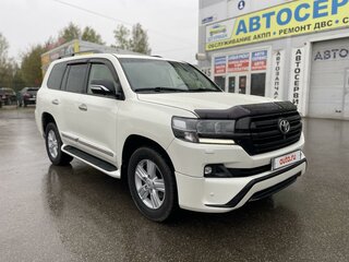 2013 Toyota Land Cruiser 200 Series Рестайлинг 1, белый, 4550000 рублей, вид 2