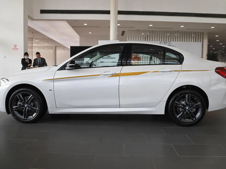 2022 BMW 1 серии 120i III (F52) Рестайлинг, белый, 1720000 рублей, вид 5