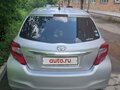 2015 Toyota Vitz III (XP130) Рестайлинг, серебристый, 973000 рублей - вид 2