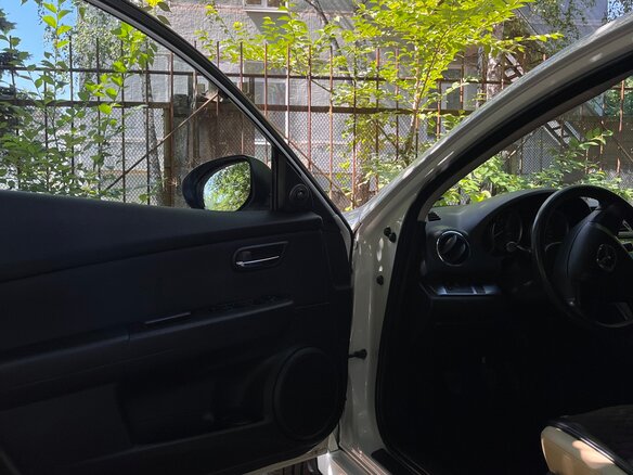 2010 Mazda 6 II (GH) Рестайлинг, белый, 840000 рублей - вид 8