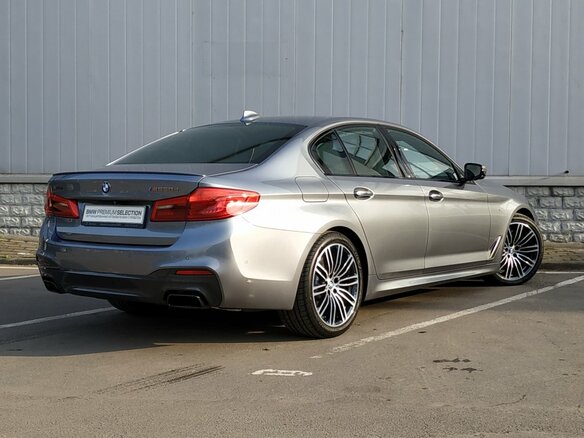 2018 BMW 5 серии M550d xDrive VII (G30/G31/G38), серый - вид 1
