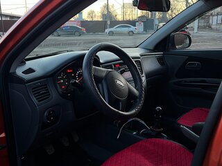 2010 Kia Rio II Рестайлинг, оранжевый, 650000 рублей, вид 4