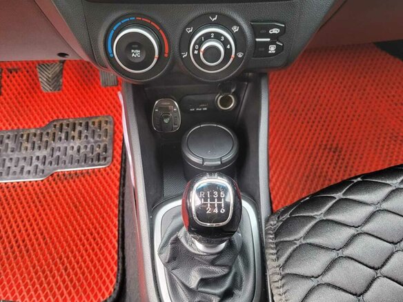 2014 Kia Rio 6-speed III, чёрный, 750000 рублей - вид 18