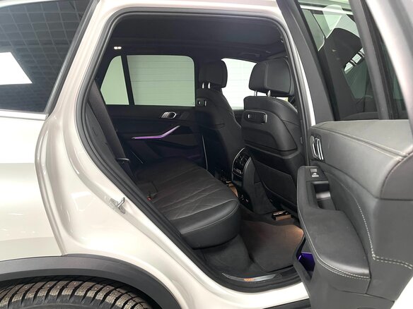 2023 BMW X5 40i IV (G05/G18) Рестайлинг, белый, 14300000 рублей - вид 19