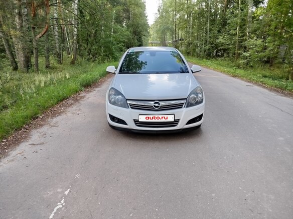 2011 Opel Astra H Рестайлинг, белый, 650000 рублей - вид 2