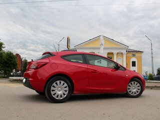 2013 Opel Astra GTC J Рестайлинг, красный, 855000 рублей, вид 3