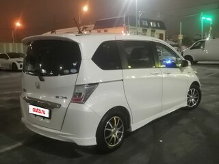 2014 Honda Freed I Рестайлинг 2, белый, 1340000 рублей, вид 5