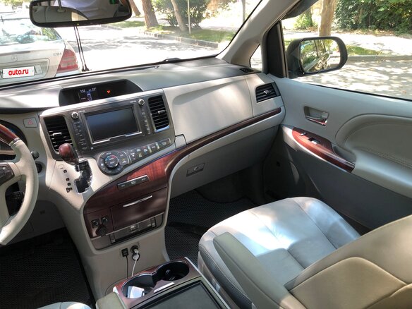 2012 Toyota Sienna III, чёрный, 2535000 рублей - вид 18