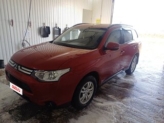 2013 Mitsubishi Outlander III, красный, 1600000 рублей, вид 4