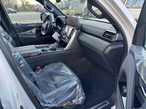 2025 Lexus LX 500d IV, белый, 17500000 рублей - вид 6