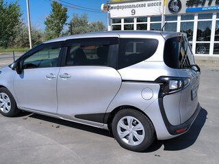 2019 Toyota Sienta II Рестайлинг, серебристый, 1720000 рублей, вид 4