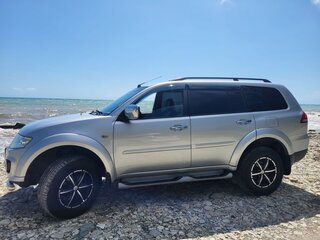 2015 Mitsubishi Pajero Sport II Рестайлинг, серебристый, 2100000 рублей, вид 5