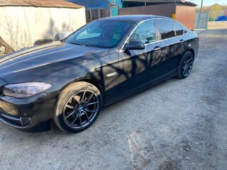 2012 BMW 5 серии 520i VI (F10/F11/F07), чёрный, 2500000 рублей, вид 4