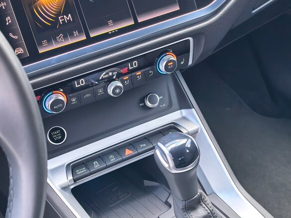 2024 Audi Q3 45 TFSI II (F3), чёрный, 2907000 рублей - вид 19