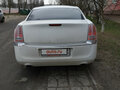 2012 Chrysler 300C II, белый - вид 2