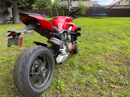 2022 Ducati Streetfighter V4, красный, 1450000 рублей, вид 5