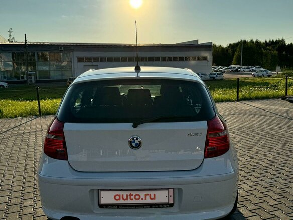 2010 BMW 1 серии 116i I (E81/E82/E87/E88) Рестайлинг, белый, 1150000 рублей - вид 11