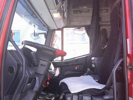 2008 Iveco EuroCargo, красный, 2500000 рублей, вид 5