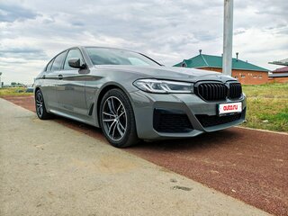 2022 BMW 5 серии 520i VII (G30/G31/G38) Рестайлинг, серый, 4040000 рублей, вид 2