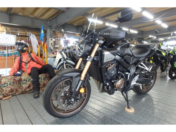 2025 Honda CB 650R, чёрный, 1125000 рублей - вид 2
