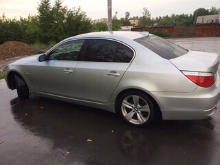 2008 BMW 5 серии 520i V (E60/E61) Рестайлинг, серебристый, 950000 рублей, вид 4