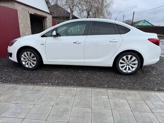2012 Opel Astra J Рестайлинг, белый, 840000 рублей, вид 2