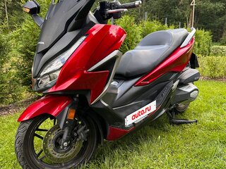2021 Honda Forza, красный, 549000 рублей, вид 2