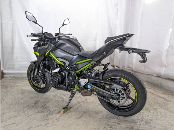 2021 Kawasaki Z 900, чёрный - вид 2