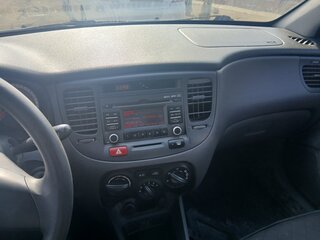 2011 Kia Rio II Рестайлинг, серый, 800000 рублей, вид 4