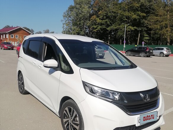 2018 Honda Freed II, белый, 1750000 рублей - вид 2
