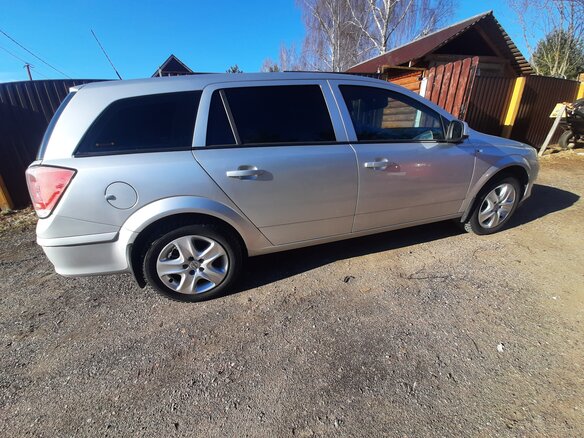 2011 Opel Astra H Рестайлинг, серебристый, 600000 рублей - вид 8