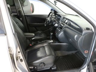 2004 Mitsubishi Outlander I, серебристый, 720000 рублей, вид 3