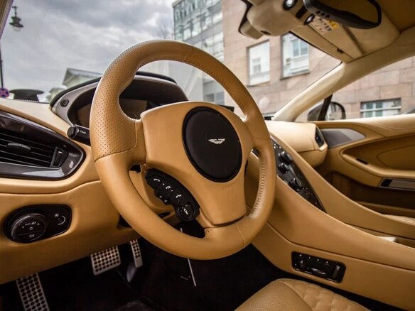 2012 Aston Martin Vanquish II, коричневый, 18000000 рублей - вид 17