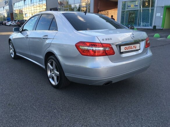 2009 Mercedes-Benz E-Класс 350 IV (W212, S212, C207), серебристый, 1145000 рублей - вид 3