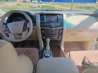 2013 Infiniti QX56 II, белый, 2800000 рублей, вид 1