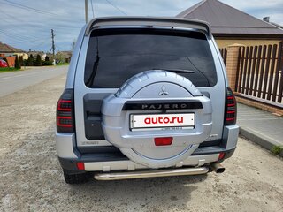 2008 Mitsubishi Pajero IV, серебристый, 2100000 рублей, вид 4