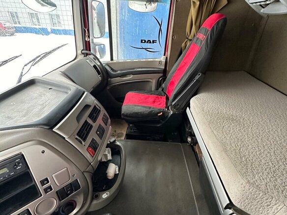 2011 DAF XF 105, красный, 3500000 рублей - вид 9