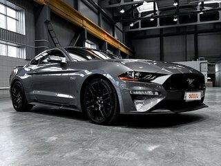 2021 Ford Mustang VI Рестайлинг, серый, 5550000 рублей, вид 1