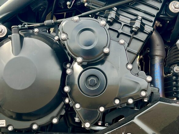 2015 Triumph Speed Triple, чёрный - вид 10