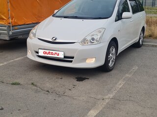 2005 Toyota Wish I Рестайлинг, белый, 950000 рублей, вид 4